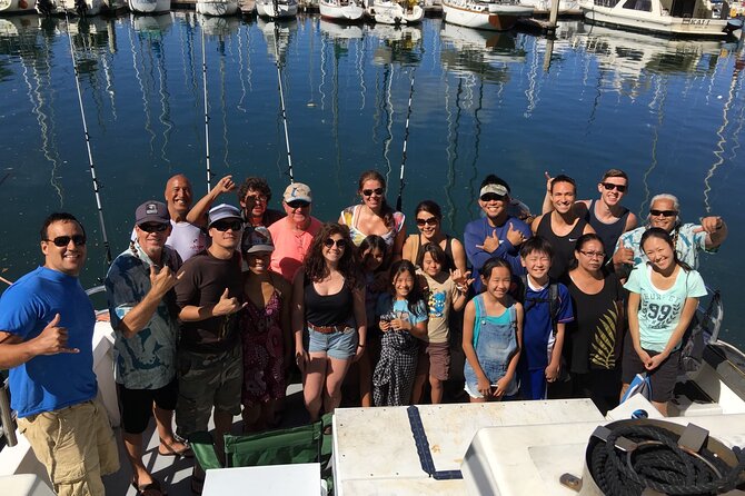 3-Hour Fishing Trip in Waikiki - Gear and crew help: poles, bait, and real guidance