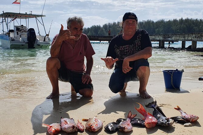 A Day of Big Game Fishing in a small group - Getting out of Coco Beach: the 7 a.m. rhythm