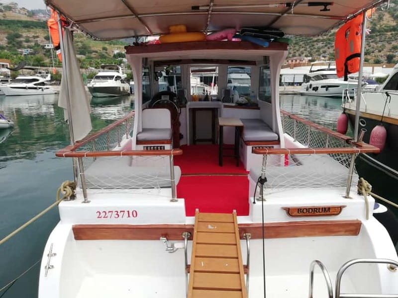 Alanya: Fishing Tour with Lunch and Hotel Transfers - Setting Off From Alanya: Port Life, Then Real Sea Time