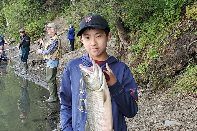 Alaskan Salmon 8-Hour Fishing Experience - On the river: learning to fish where the salmon are