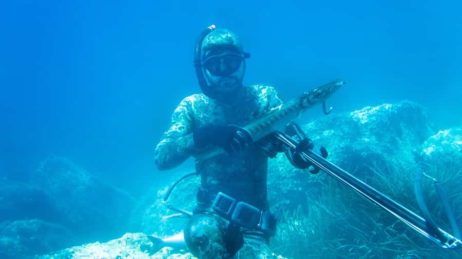 Ancestral fishing: Fishing with an experienced Rapa Nui - What to pack for a wet ocean outing from Hanga Roa