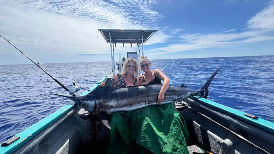 Ancestral fishing: Fishing with an experienced Rapa Nui - Should you book ancestral fishing with a Rapa Nui guide?