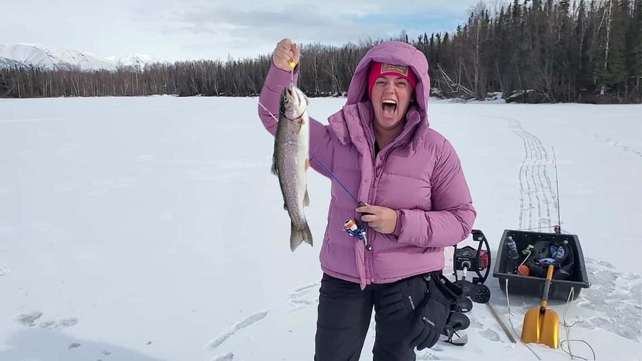 Anchorage: Ice Fishing Trip With Transportation - Small group size: why 6 people makes a difference