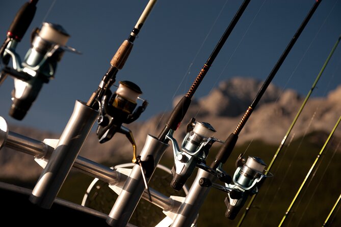 Banff Fishing on Lake Minnewanka - Group size and boats: up to 18 people, split across guides