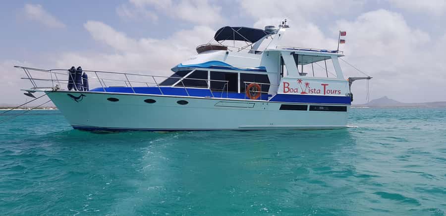 Boa Vista: Motoryacht Trip with Fishing, Snorkel, Beach BBQ - Key things you’ll remember from this Boa Vista yacht day
