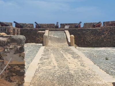 Boa Vista: Motoryacht Trip with Fishing, Snorkel, Beach BBQ - Bottom fishing in Boa Vista: how it works and when it’s worth your energy