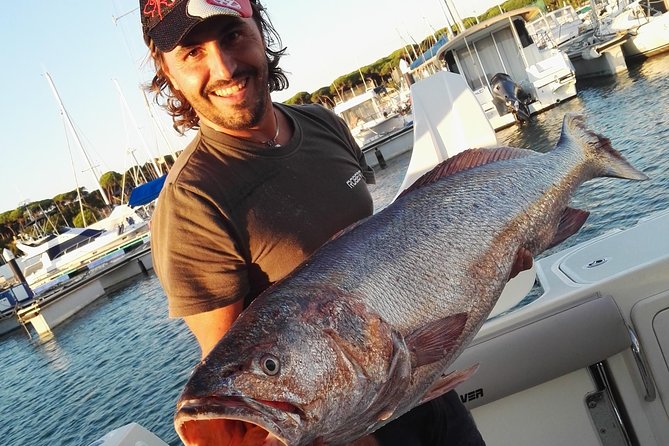 Boat and fishing trips in the Cadiz bay - The Fall in love sunset cruise: cava and fruit at sea