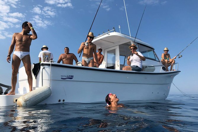 Boat fishing, boat tours, boat party - Picking the Right Day Style: Fishing Course, Fun Course, or Both