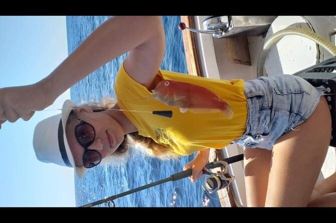 Captain Manolis Fishing with barbecue on the boat - Swimming and snorkeling: when it fits in and who it’s for