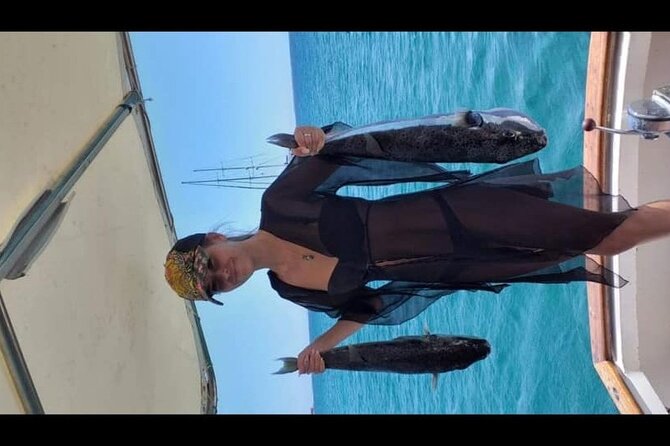 Captain Manolis Fishing with barbecue on the boat - How the captain keeps a small group from feeling chaotic