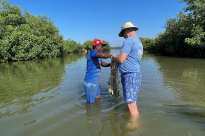 Cartagena Fishing & Crabbing • Unique Local Experience with Lunch - Crabbing 101: Traps, Baiting, and Checking Cages