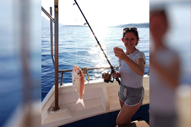 Chania Sunset Rod Fishing Experience - Why the small boat group matters for catching fish