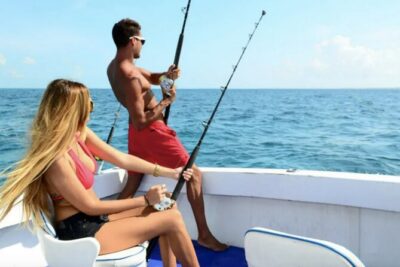 Deep Sea Fishing Dubai - Fishing Trip on Boat - The 35-foot boat setup: comfort, safety, and what comes with you