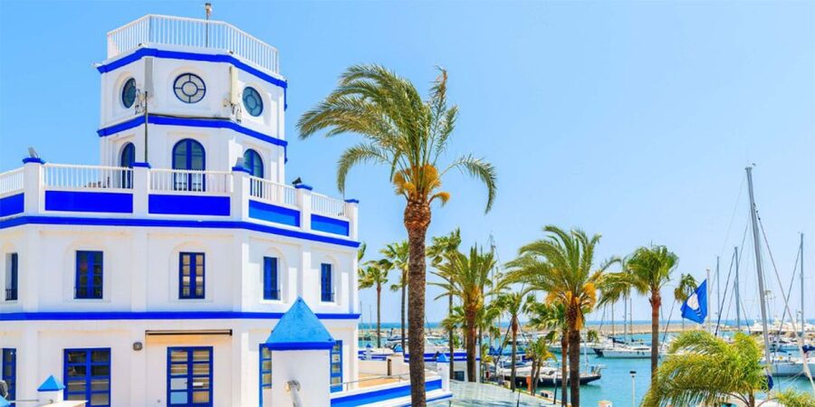 Estepona: Fishing Tour StartFisher 1060 - Rain or Shine: Staying Comfortable When Conditions Change