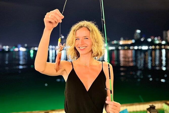 Exclusive Squid Fishing on Chic Floating Café from Pattaya - Who should book this squid fishing café experience