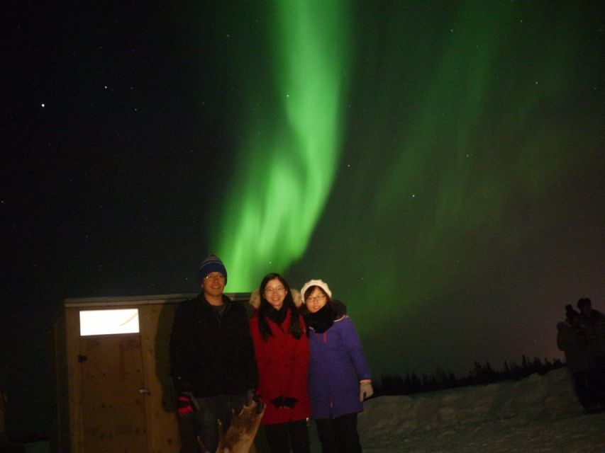 Fairbanks: Aurora Ice Fishing Tour - Ice fishing on a frozen Fairbanks lake: what the experience really feels like