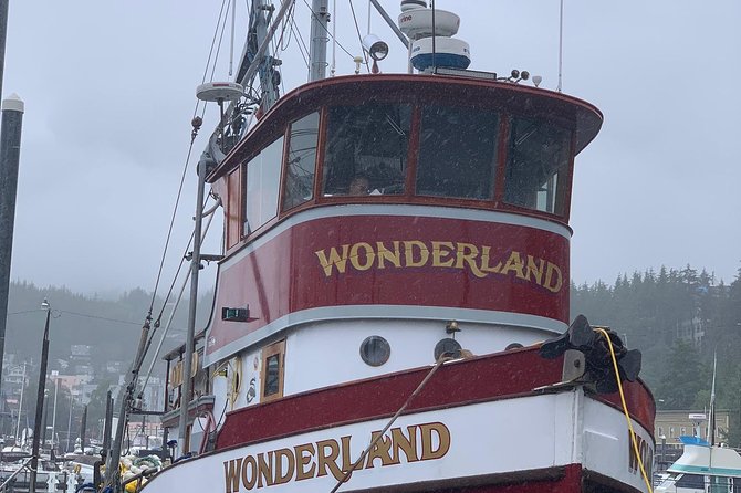 Fish Tales & Ales - 90 minute Historical Walking Tour of Fishing Fleet and Bars - Starting out near the Visitor Info Center: easy to find, easy to join