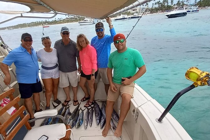 FISHING PRO CHARTERS - Boat Excursion – Mar-Quesa - The Real-Life Part: Rough Water, Sea Sickness, and How the Crew Handles It
