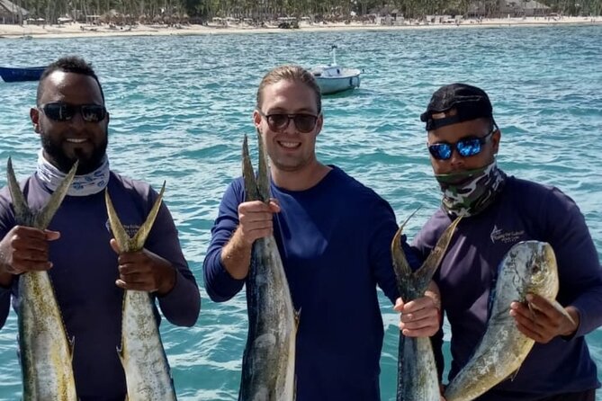 FISHING PRO CHARTERS - Boat Excursion - Sobre Las Olas - The On-Water Game Plan: From Outbound Fishing to Returning Action
