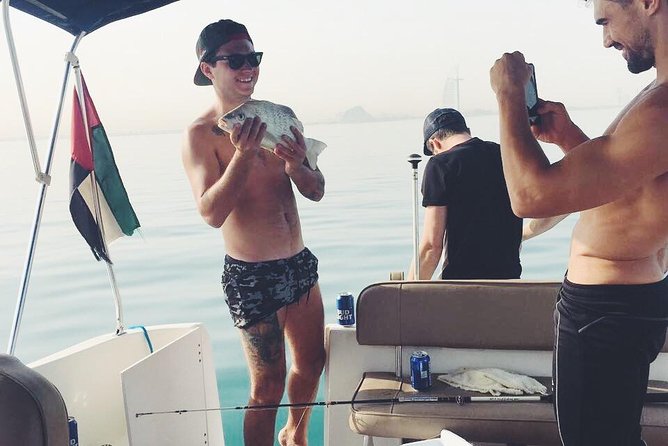 Fishing sea escape 4h - Dubai From the Water: Skyline, Palm Views, and Photo Time