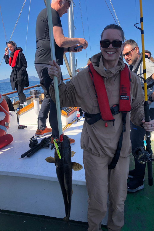 Fishing trip from Henningsvær + free (self caught) fish soup - Getting on the Sabina: A Traditional Boat Setup You Can Sense