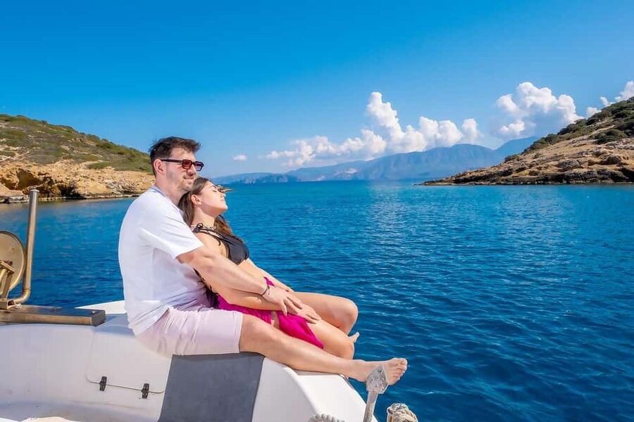 Fishing Trips Agios Nikolaos - Small group size and English support: comfort for beginners and repeat fishers