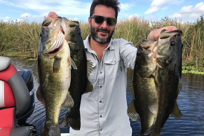Florida Everglades Fishing Charter Near Fort Lauderdale - The airboat-park stop at Everglades Holiday Park