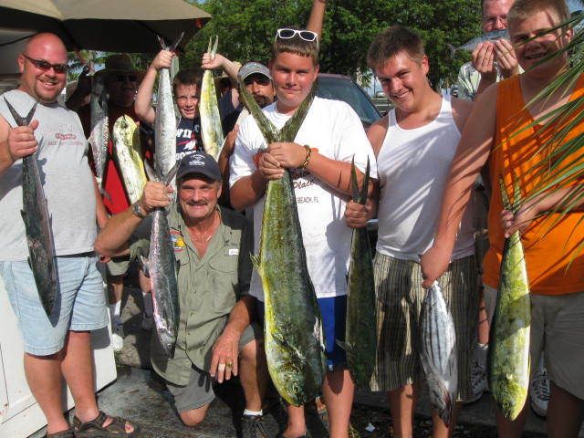 Fort Lauderdale: 4-Hour Deep Sea Drift Fishing Trip - The crew: the difference between a fun day and a frustrating one