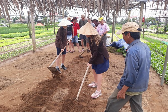 From AUTHENTIC FARMER'S LIFE to ECO RIVER FISHING EXPERIENCE - The guide experience: safety, English, and a comfortable pace