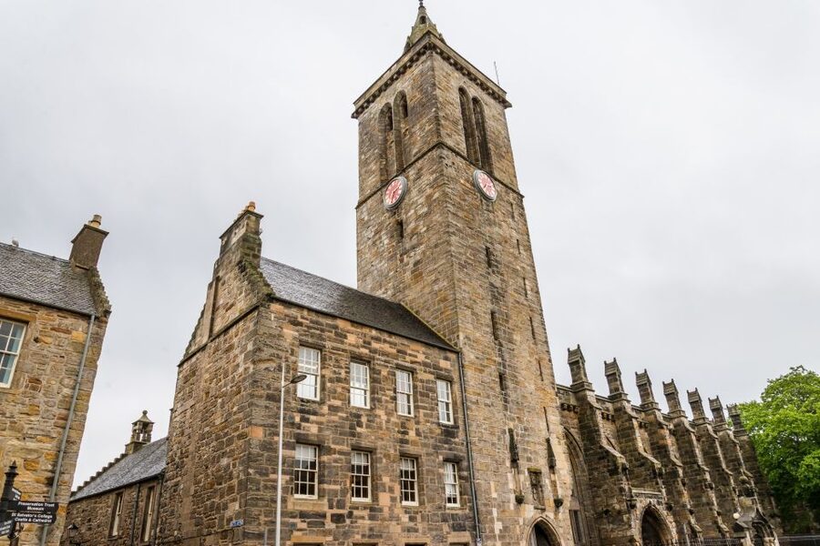 From Edinburgh: St Andrews & Fife's Fishing Villages - Falkland’s royal palace vibe and the Outlander-style street hunt