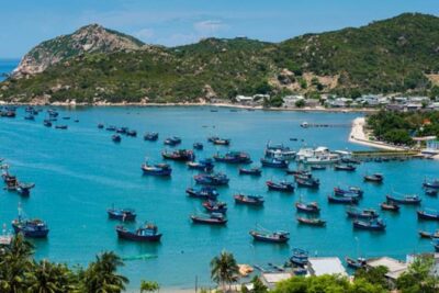 From Mui Ne To Vinh Hy Bay Snorkeling And Fishing Tour | Day Trip - Getting to the water: boat time with an English-speaking guide