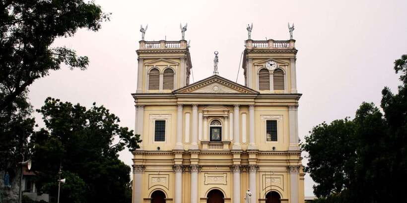 From Negombo: City Tour & Fishing Village Tour by Tuk-Tuk - St. Mary’s Church and Sri Singama Kali Amman Kovil: Two Faiths, One City