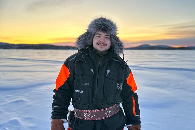 From Saariselkä: Ice Fishing Tour to Lake Inari, reindeers &lunch - The ride out: air-conditioned comfort to frozen stillness