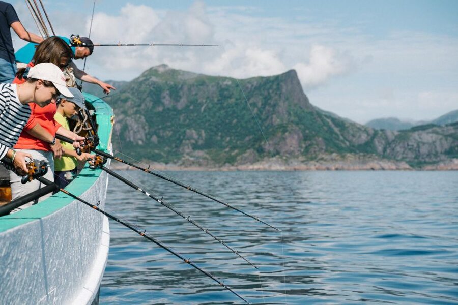 From Svolvaer: Lofoten Fishing Boat Cruise - Onboard Instruction: how beginners actually get fish on the line