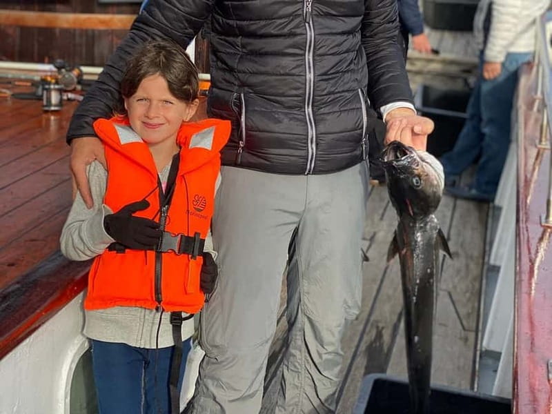From Svolvær: Taste of Lofoten - Cultural Fishing Experience - Comfort and weather: what to wear in Lofoten’s sea air