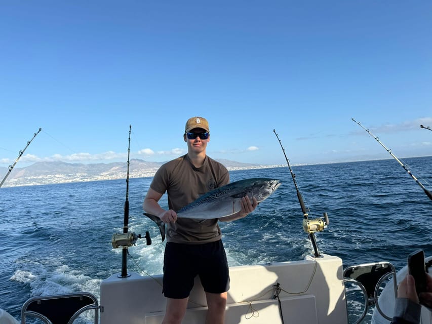 Fuengirola: 4h Trolling Fishing Trip with Snacks and Drinks - Entering the Fishing Rhythm in Puerto Deportivo Fuengirola