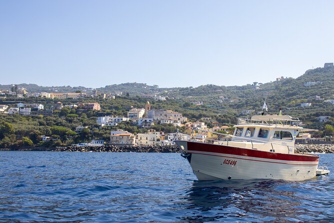 Group Capri tour , visit of caves, fishing legend and swimming - Grotta Verde and the sunlit water effect