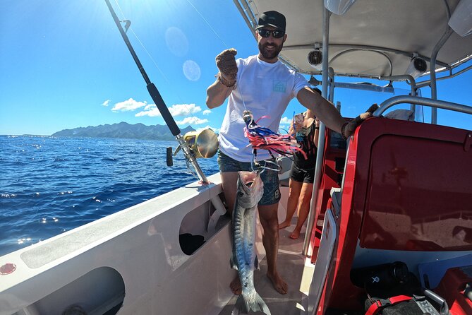Half-day Big Fishing in Moorea on shared tour - Morning timing and the Haapiti Surf Lodge meeting point