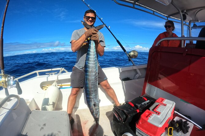 Half-day Big Fishing in Moorea on shared tour - Offshore hunting in Moorea: bird hunts, surface searching, and big-water odds