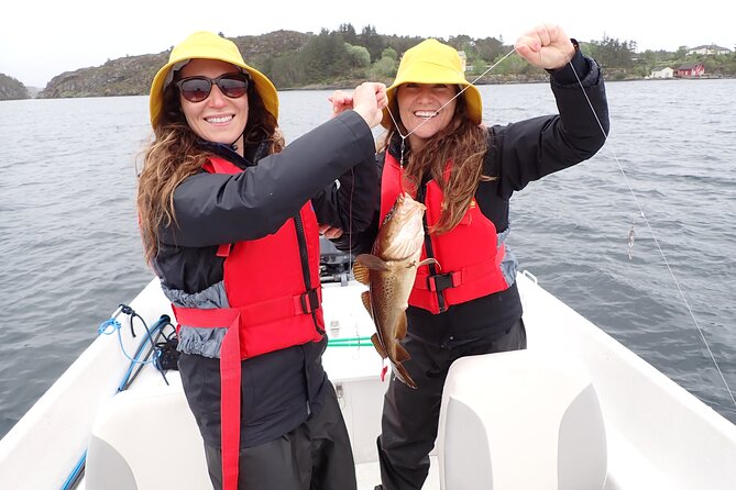 Half Day Fishing and Outdoor Cooking in Bergen - The fishing portion: shoreline wildlife, seaweed, and independent lines