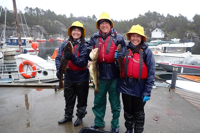 Half Day Fishing and Outdoor Cooking in Bergen - Gear, safety, and what the 6-meter boat is really like