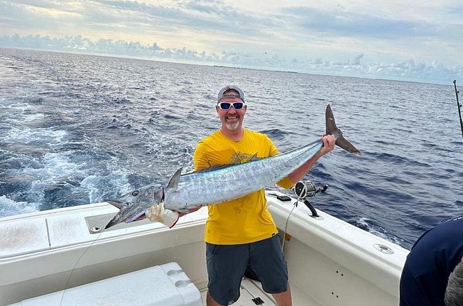Half Day Luxury Private Fishing Charters in Cayman Islands - Deep-sea upgrade around the island: Tuna, Mahi, Wahoo, Marlin
