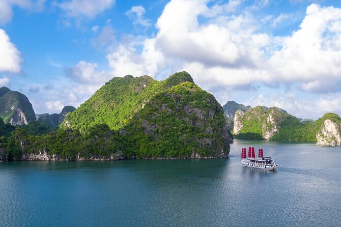 Halong & Bai Tu Long Luxury Day Tour - Fishing village & Kayak - Vung Vieng Fishing Village: Kayak Views With a Local Edge