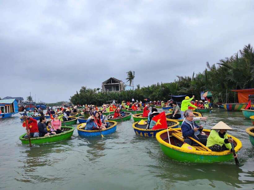 Hoi An: Basket Boat and fishing Crabs Tour - Wildlife Moments in the Coconut Forest Ecosystem
