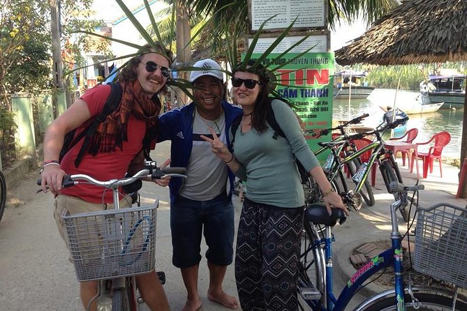 Hoi An Basket Boat Tour & cooking class(local market, boating, fishing crab...) - Entering the day: Hoi An Market and Thu Bồn River views
