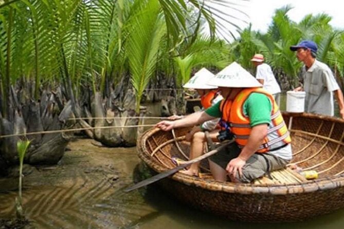 Hoi An: Coconut Basket Boat Ride in the Coconut Forest - From Làng Dừa Xanh to the water: how the flow works