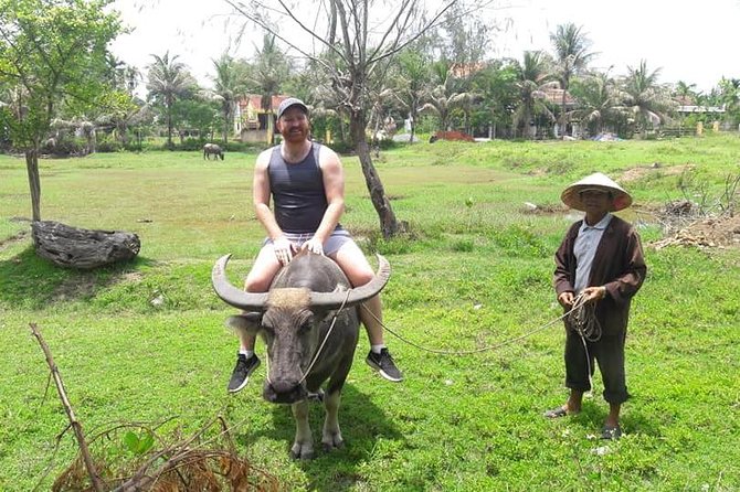 Hoi An Countryside Biking Tour(Vegetable village -basket boat - fishing village) - Coconut palm forest and basket boat: slow water, local technique
