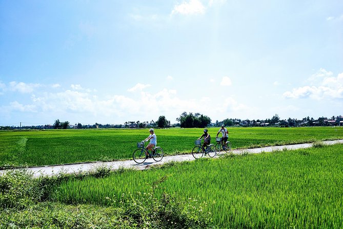 Hoi An Countryside Biking Tour(Vegetable village -basket boat - fishing village) - Lunch in the middle: why the meal is part of the value