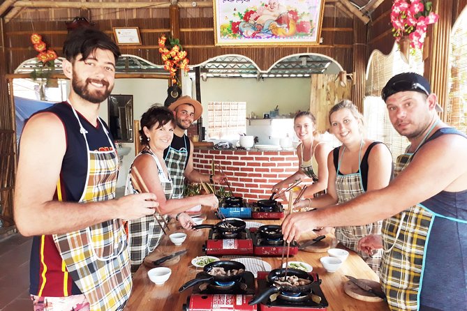 Hoi An Eco Tour Cooking Class & Fishing (Local market,basket boat,learn cooking) - Market Morning: Handpicking Ingredients for Your Class