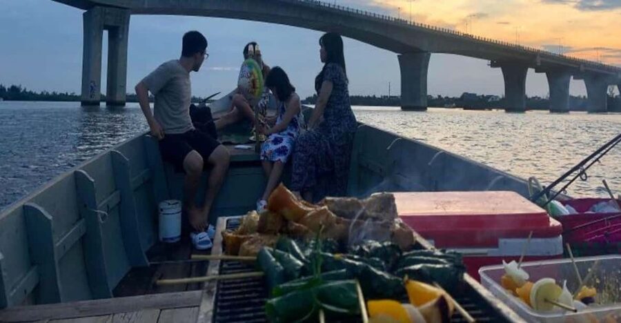 Hoi An: Sunset BBQ Fishing tour with Locals by Boat Cruise - From Thu Bon Downstream to Cua Dai: Seeing Fisher Life Up Close